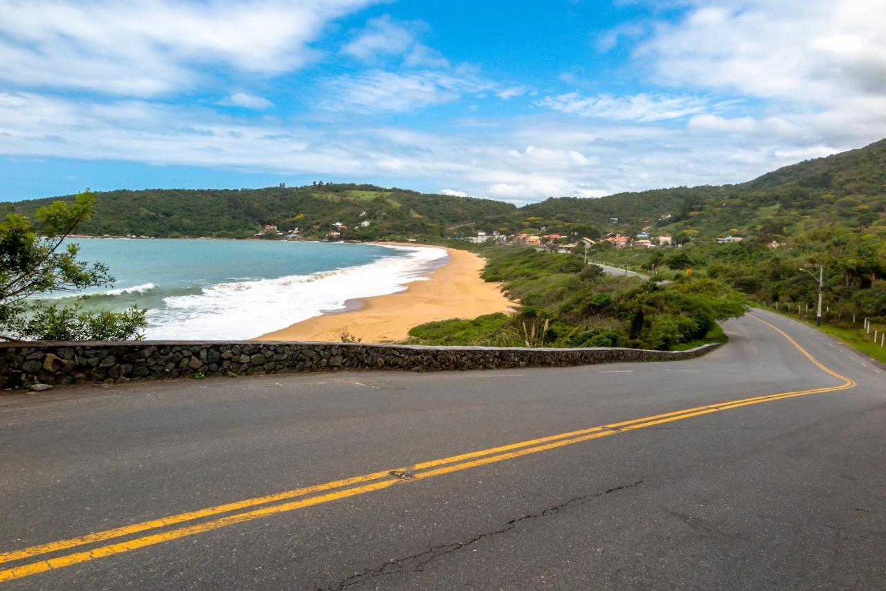 RECANTO NOVÍSSIMO em BC na Praia do Estaleiro Balneário Camboriú Exterior foto