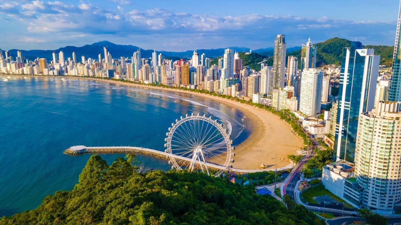 RECANTO NOVÍSSIMO em BC na Praia do Estaleiro Balneário Camboriú Exterior foto