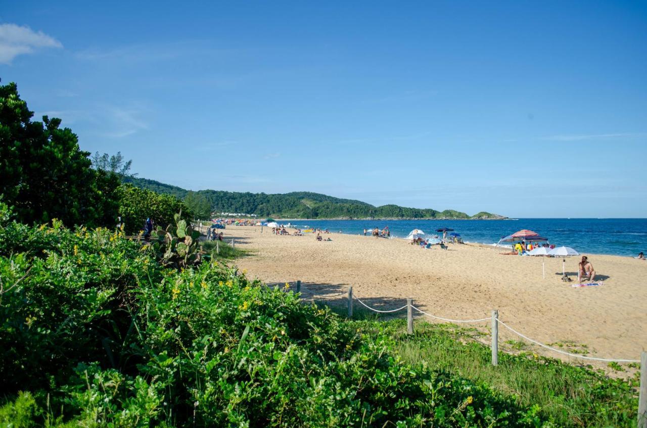 RECANTO NOVÍSSIMO em BC na Praia do Estaleiro Balneário Camboriú Exterior foto